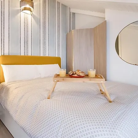 Daire Bhost - Regina Iv